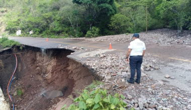Exhorta Gobierno del Estado tomar precauciones por afectaciones en la carretera federal 190
