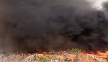 Brinda Gobierno del Estado atención a incendio en sitio de disposición final de residuos sólidos de San Pedro Mixtepec