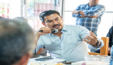 Ray Chagoya sostiene encuentro vecinal en el barrio de Xochimilco