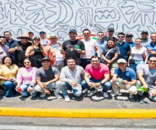 Inician mural mundialista en Calzada de la República en Oaxaca de Juárez
