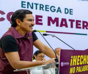 Ray Chagoya entrega materiales para mejorar espacios en Ampliación Lomas Panorámicas