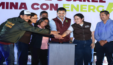 Ray Chagoya entrega 2 mil luminarias para agencias, barrios y colonias de Oaxaca de Juárez