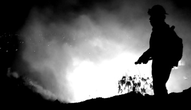 Emite Secretaría de Medio Ambiente recomendaciones por incendio en Bajos de Chila, San Pedro Mixtepec