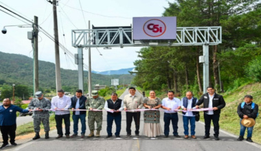 Inaugura Salomón Jara arco de seguridad en Ixtlán de Juárez