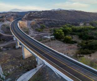 Anuncia SSPC presencia de cuerpos policiales y de auxilio en trabajos de atención a derrumbes en la supercarretera Barranca Larga - Ventanilla