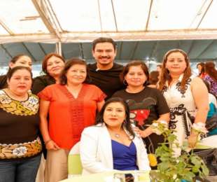 Ray Chagoya participa en festejo del Día de las Madres en Oaxaca de Juárez