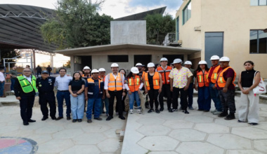 Ray Chagoya supervisa construcción de sanitarios en primaria de San Luis Beltrán