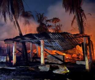 Descartan indicios de incendio provocado en Punta Zicatela; Fiscalía apunta a posible falla eléctrica