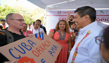 Como parte de un acto solidario, Salomón Jara inaugura las Jornadas Latinoamericanas por Cuba y el centro de acopio “Benito Juárez – José Martí” en el Parque Juárez El Llano