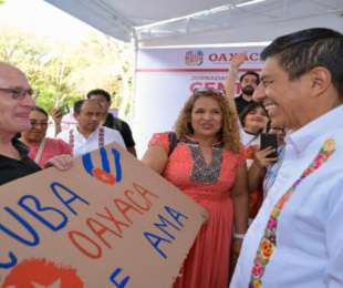 Como parte de un acto solidario, Salomón Jara inaugura las Jornadas Latinoamericanas por Cuba y el centro de acopio “Benito Juárez – José Martí” en el Parque Juárez El Llano