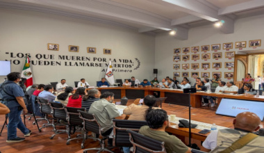 Salomón Jara sostiene encuentro con gremio periodístico, refrenda compromiso de respeto y protección a su labor