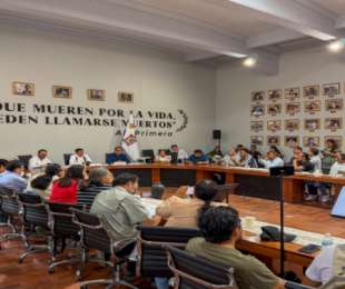 Salomón Jara sostiene encuentro con gremio periodístico, refrenda compromiso de respeto y protección a su labor
