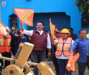 Ray Chagoya inicia rehabilitación de la calle Tuxtepec en la colonia Siete Regiones