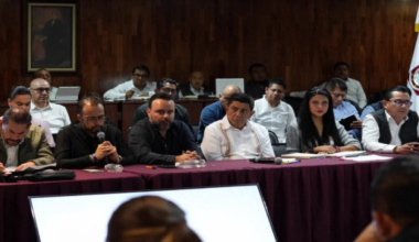 Recibe y escucha Gobierno estatal al magisterio oaxaqueño