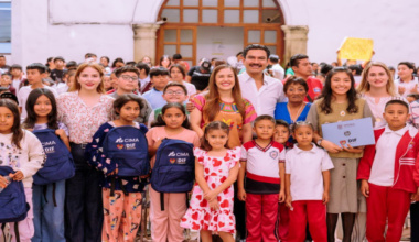 DIF Municipal entrega útiles escolares a niñas y niños de Oaxaca de Juárez