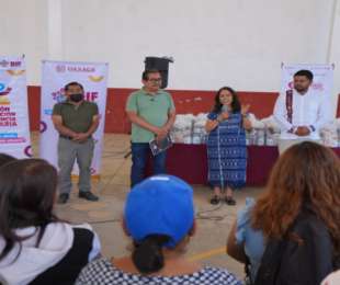 Fortalece Irma Bolaños atención social en colonias de San Martín Mexicapam
