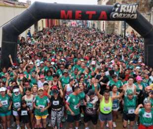 Más de tres mil personas participan en carrera por el 494 aniversario de Oaxaca de Juárez