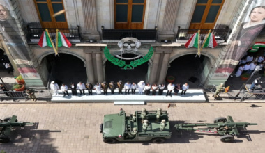Encabeza Salomón Jara Desfile Cívico-Militar por el 216 Aniversario del inicio de la Independencia de México